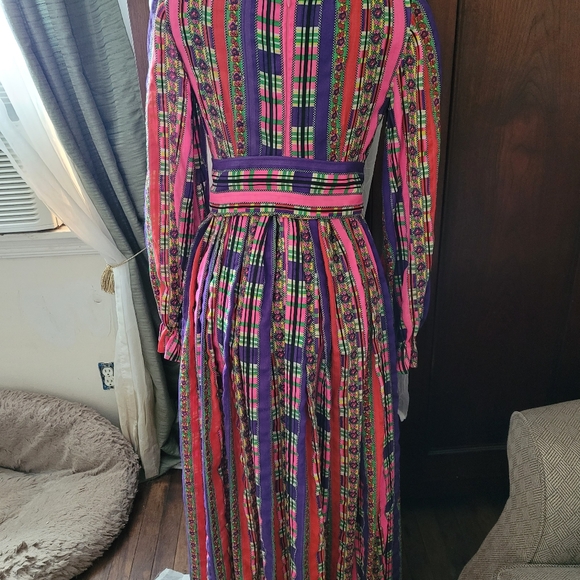 Vintage Ladies 1970s Long Sleeved Maxi Dress - Picture 4 of 6